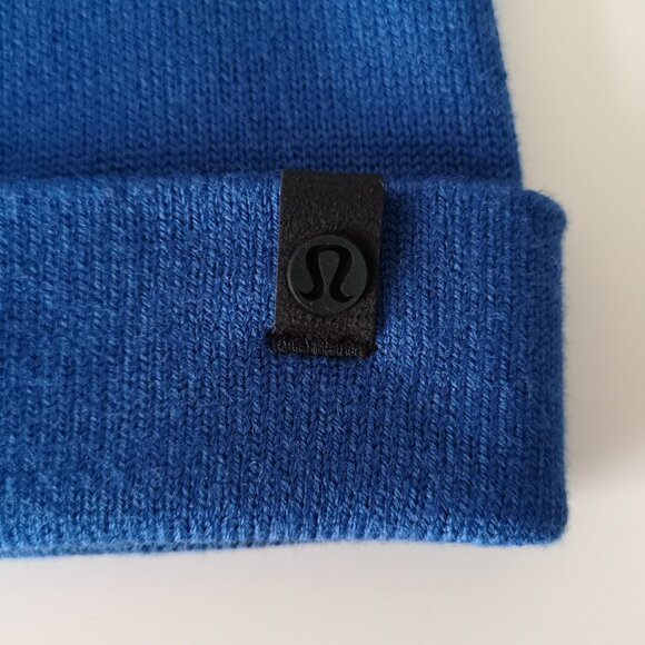 NWT LULULEMON Blue Wool Blend Alpine Air Glove & Beanie Combo Set Men's S/M - Picture 7 of 8